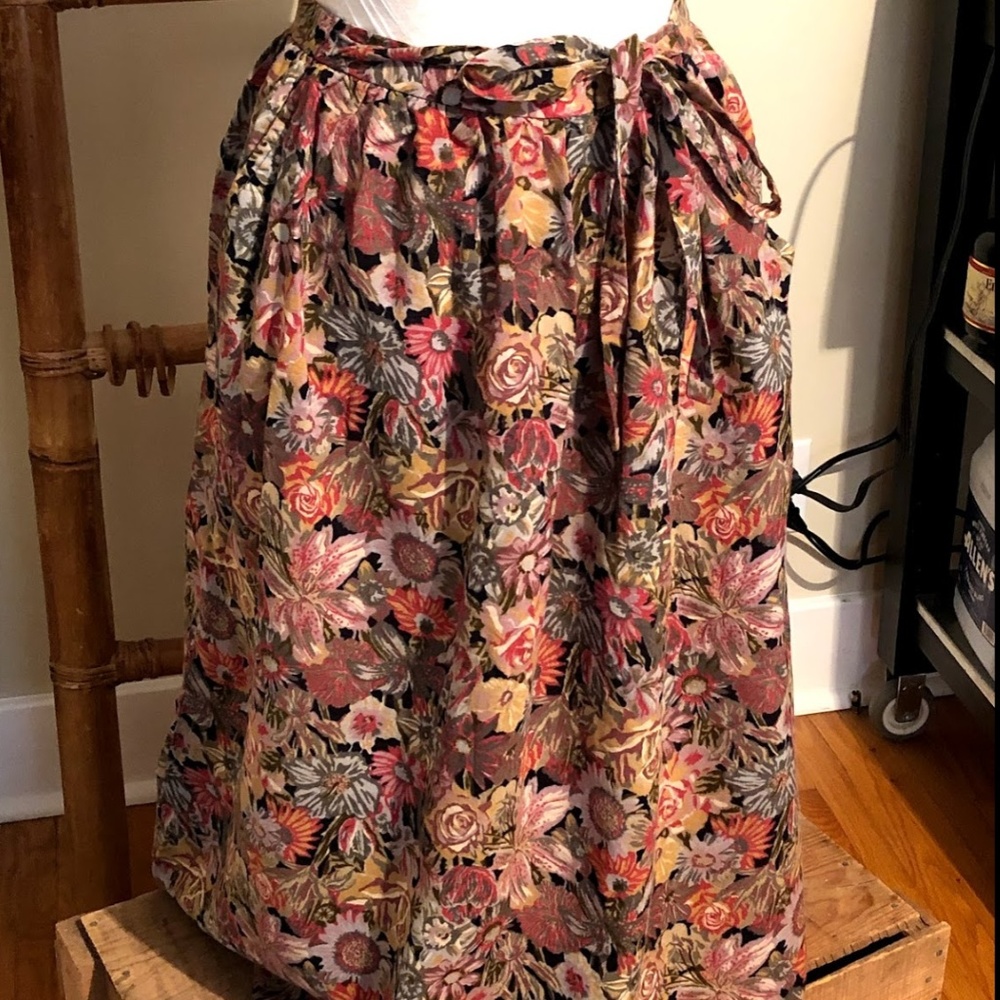 Vintage Floral Mid-Length Skirt